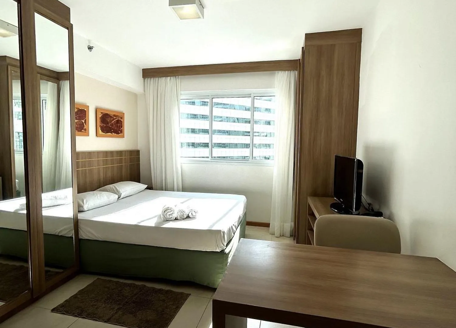 Sm1214 Flat Com Excelente Localizacao Em Regiao Central Brasilia 0*,  Brazil