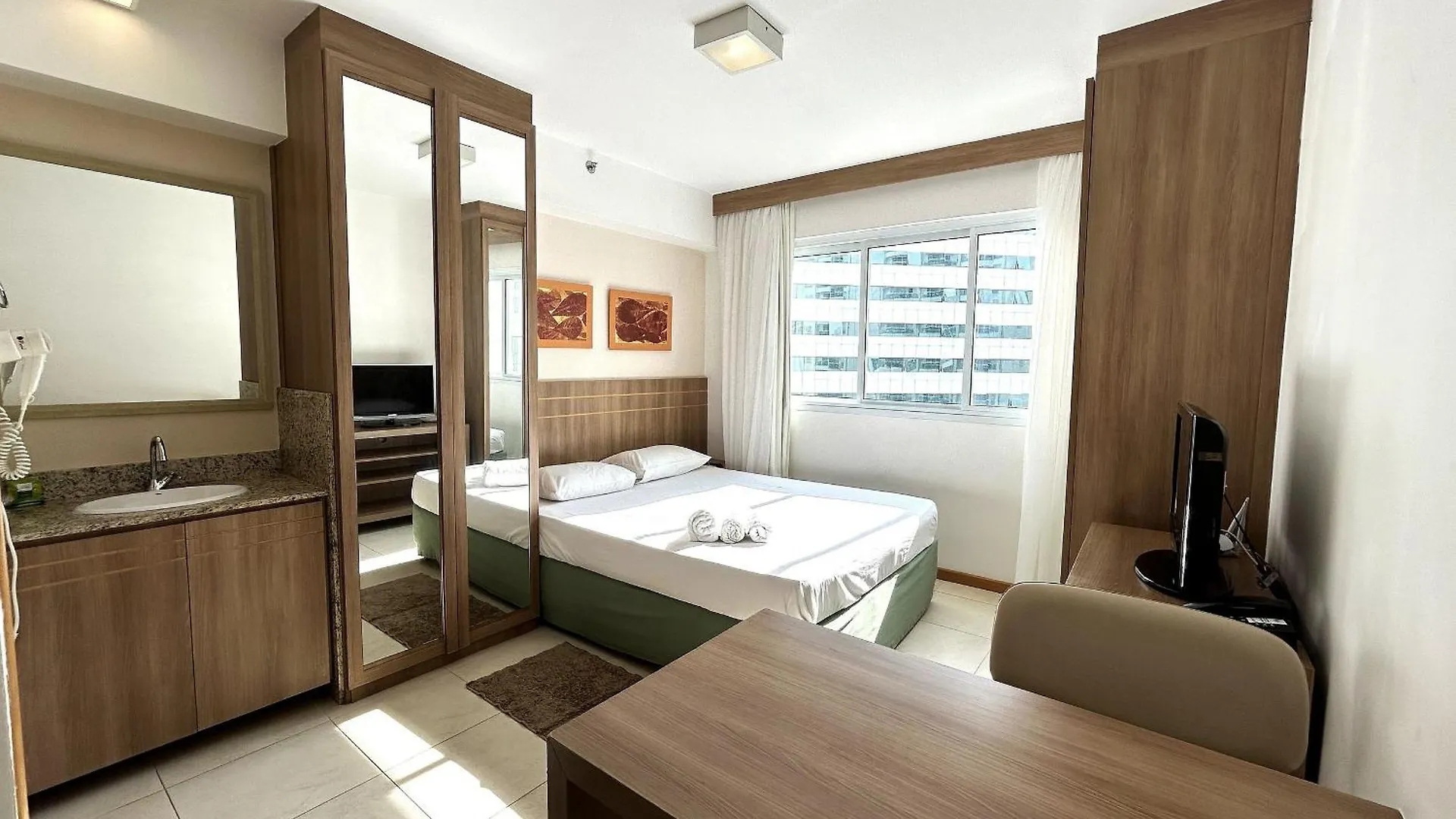 Sm1214 Flat Com Excelente Localizacao Em Regiao Central Brasilia Apartment